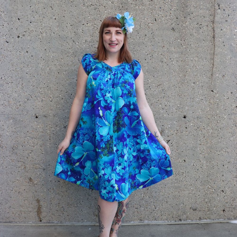 1970s hibiscus Hawaiian muu muu - Picture 1 of 7